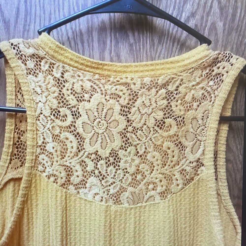 Yellow Ribbed Buttoned Tank Top - Picture 4 of 5
